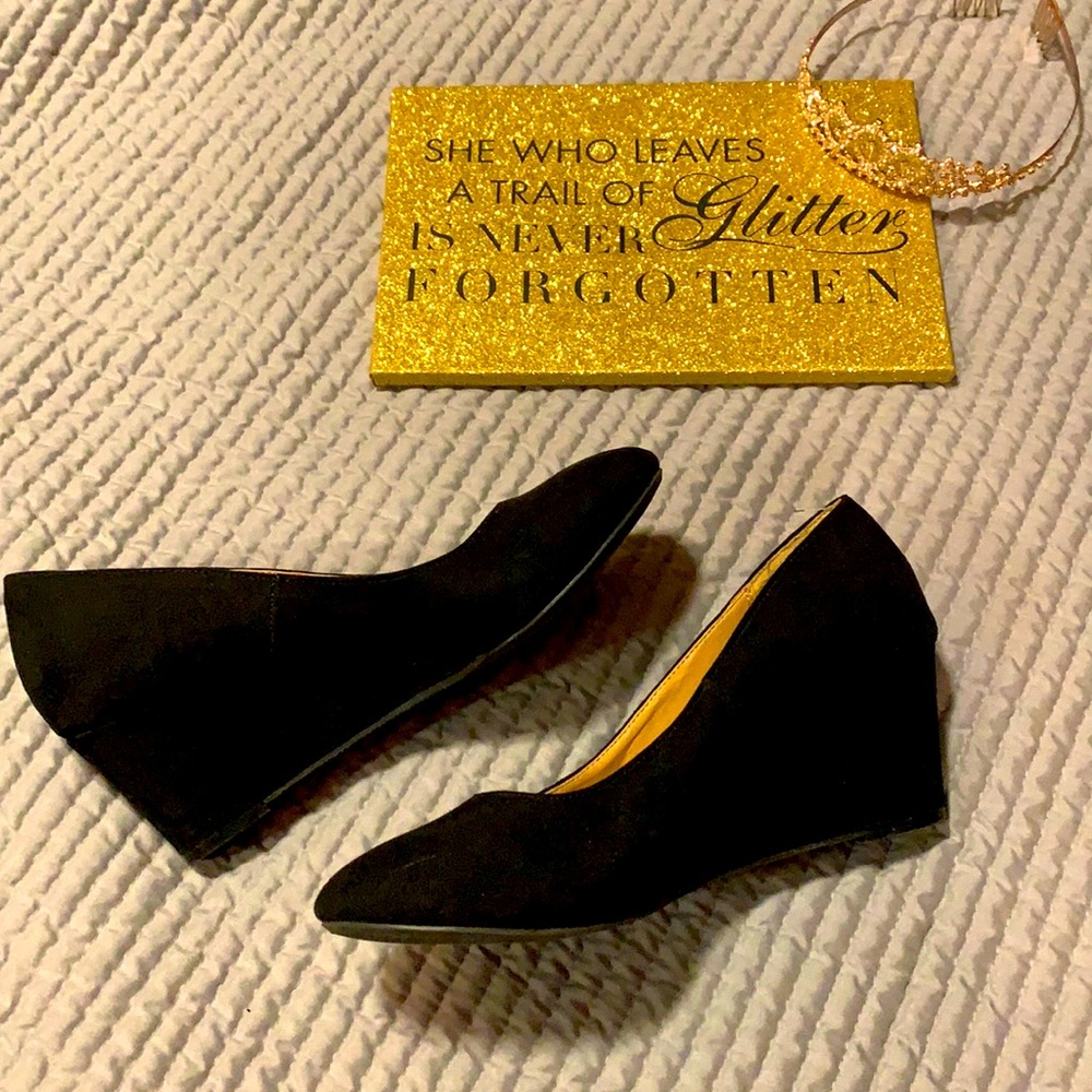 Black suede wedge shoes size 7
